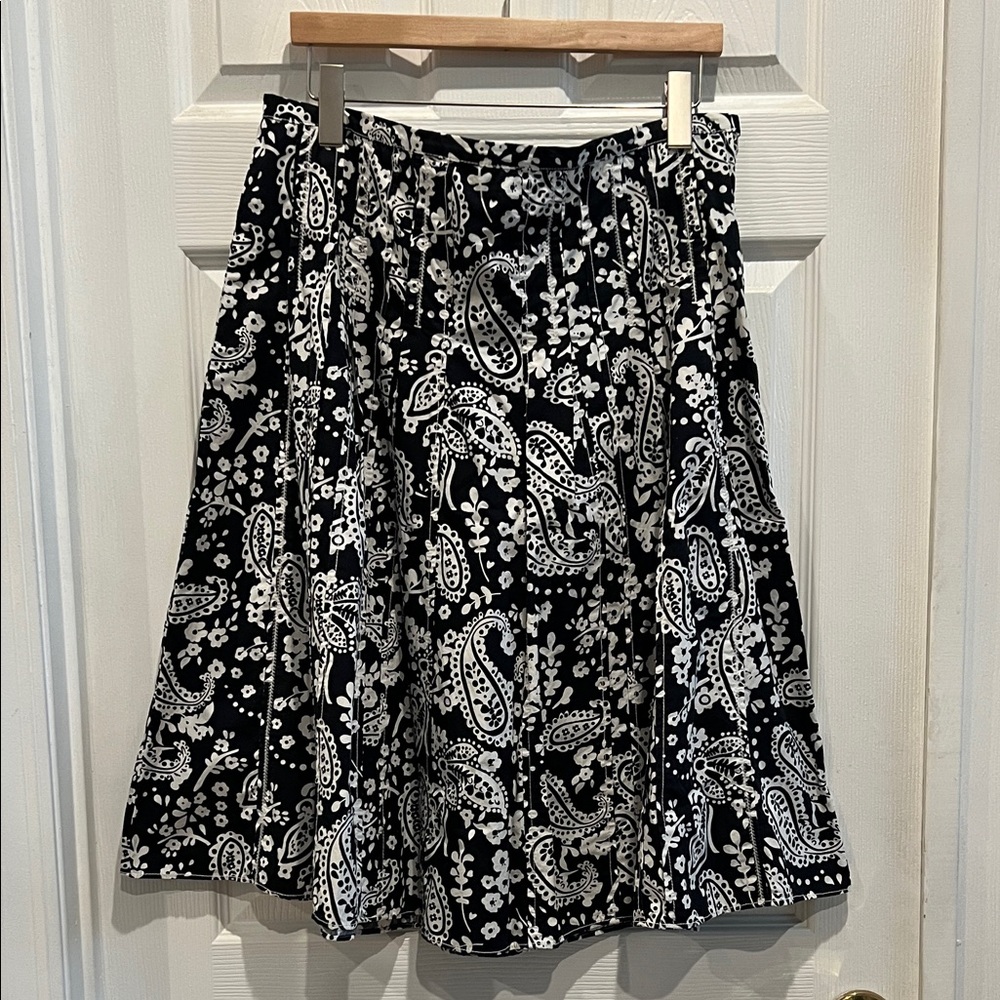 Liz Claiborne Cotton Black and White Floral Paisley Skirt - Picture 2 of 5